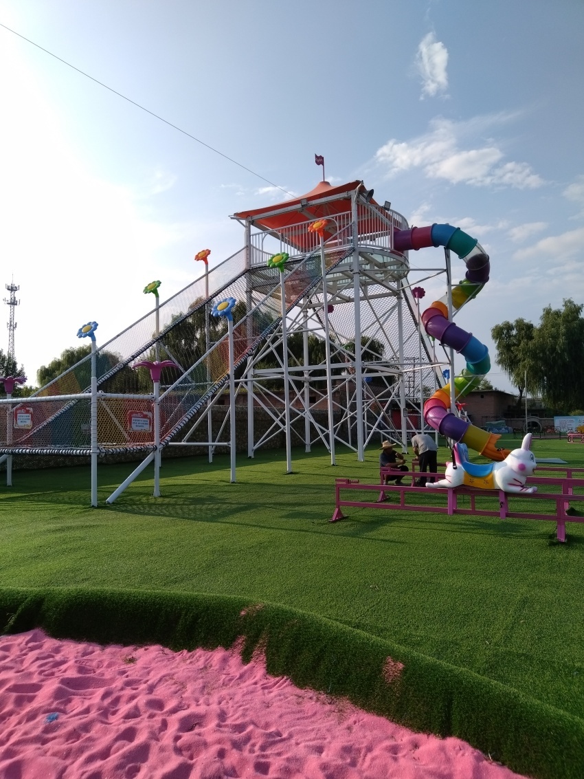 Non-Powered Amusement Park 