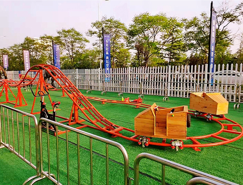 HJJ078 Hilarious roller coaster