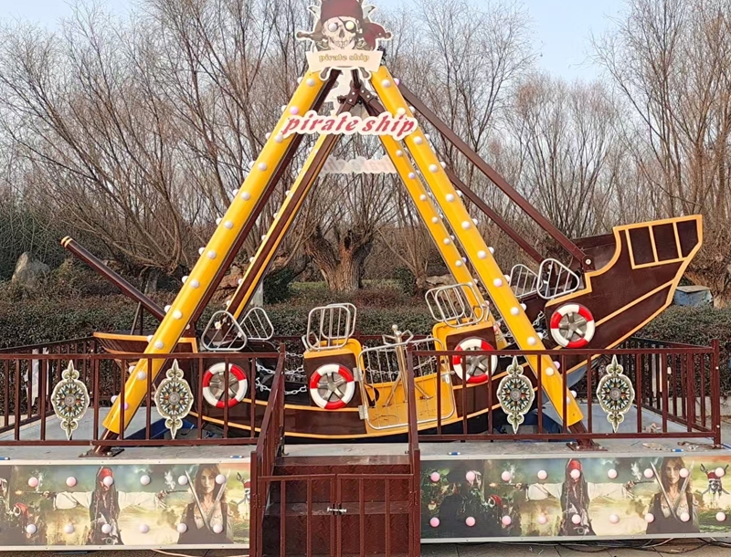 Retro Pirate Ship Amusement Equipment