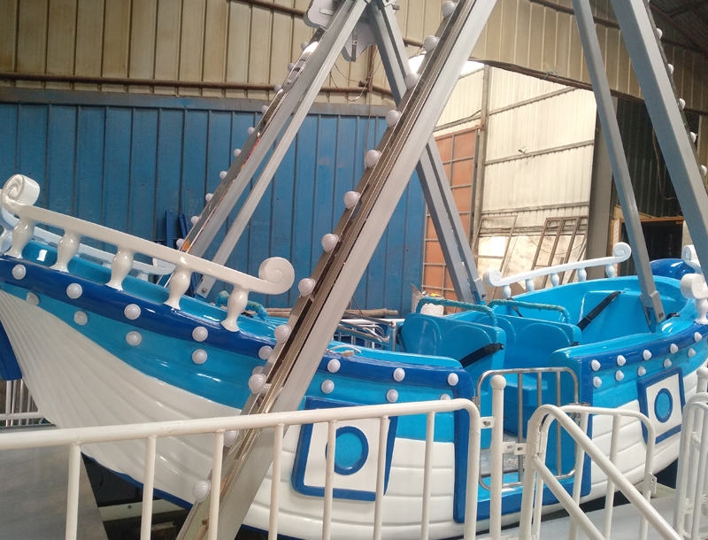 Fiberglass Snowflake Pirate Ship Amusement Equipment