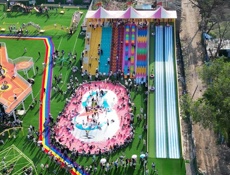 What are the advantages of custom-designed non-powered amusement equipment?
